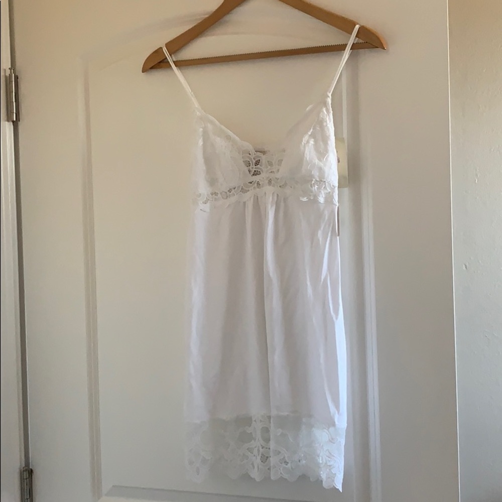 NWT White lacey night gown